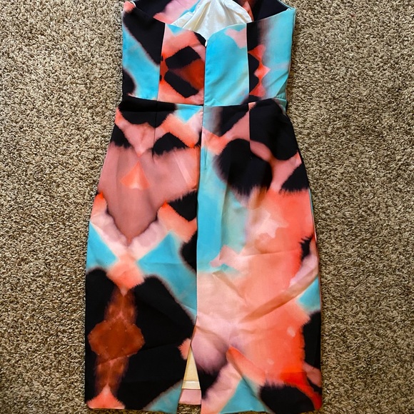 Dress - Picture 3 of 4